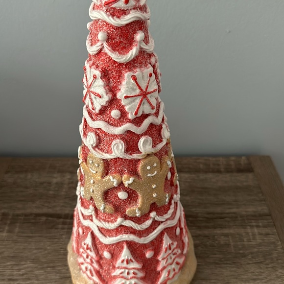 Cupcakes and Cashmere Gingerbread Christmas Tree 🌲 Red NEW - Picture 3 of 7